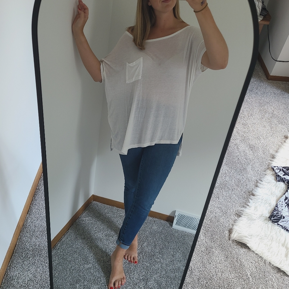 Hollister Mega Oversized Top White Women's Short Sleeved - Picture 8 of 12